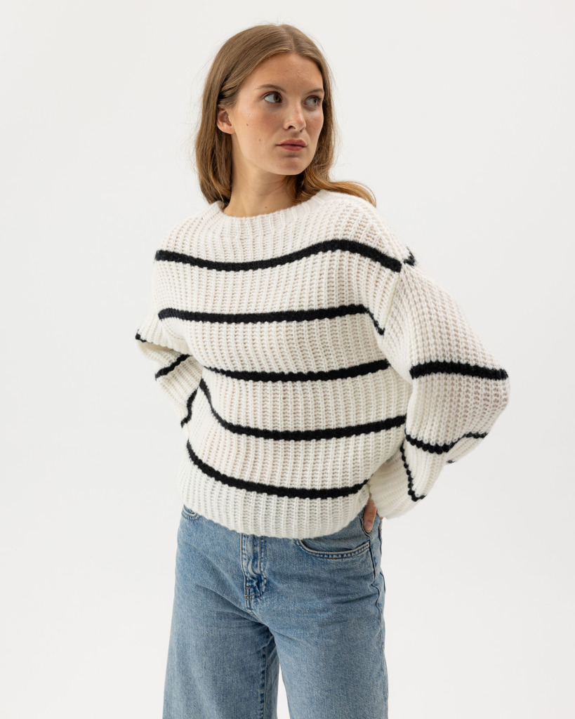 Cajsa Sviiter - off white/black, S